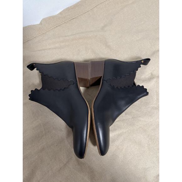 Chloé Ankle Boots Womens Size 39.5 Black Leather Chelsea Scalloped Made in Italy - Picture 3 of 15